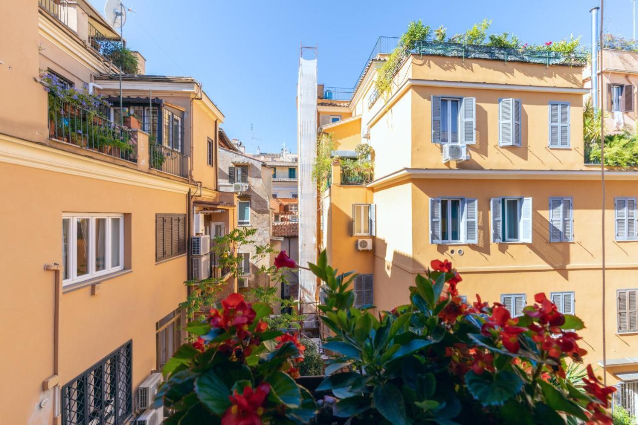 Domus De Fiori Apartment Рим Екстериор снимка