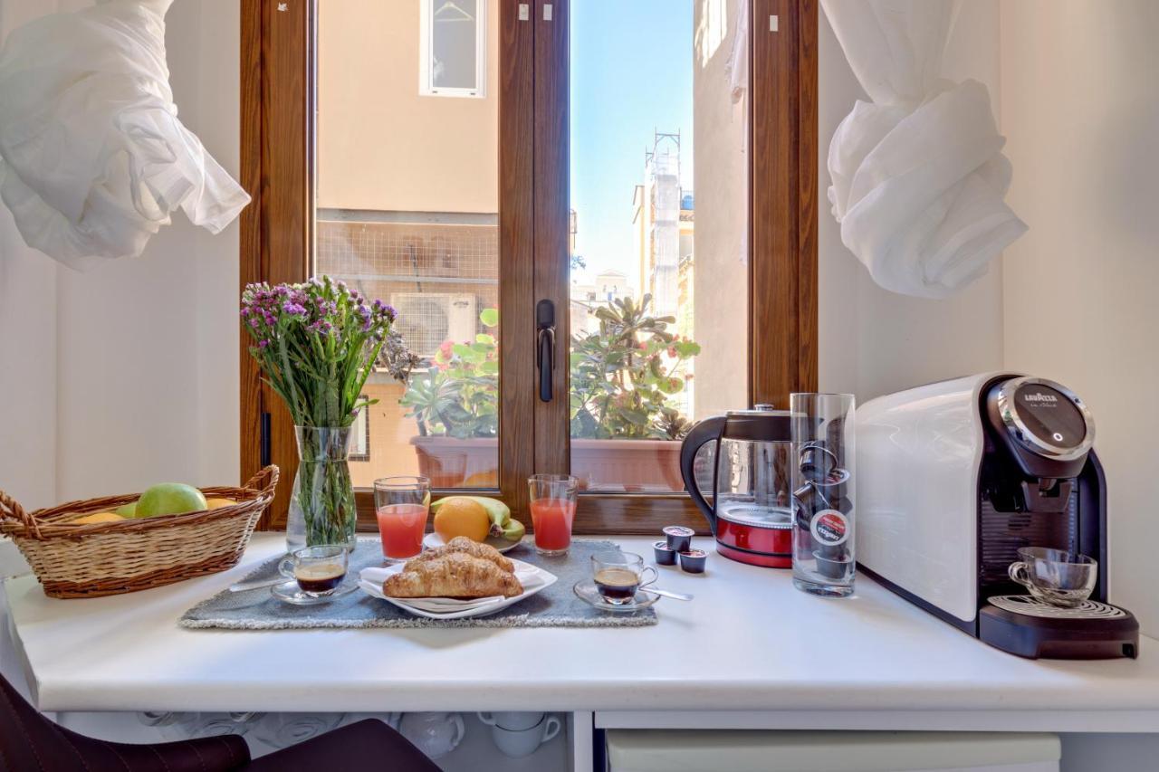 Domus De Fiori Apartment Рим Екстериор снимка