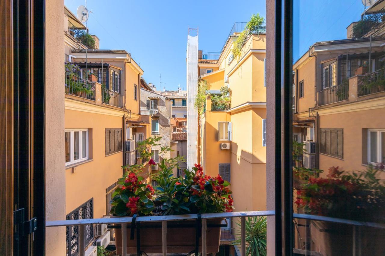 Domus De Fiori Apartment Рим Екстериор снимка
