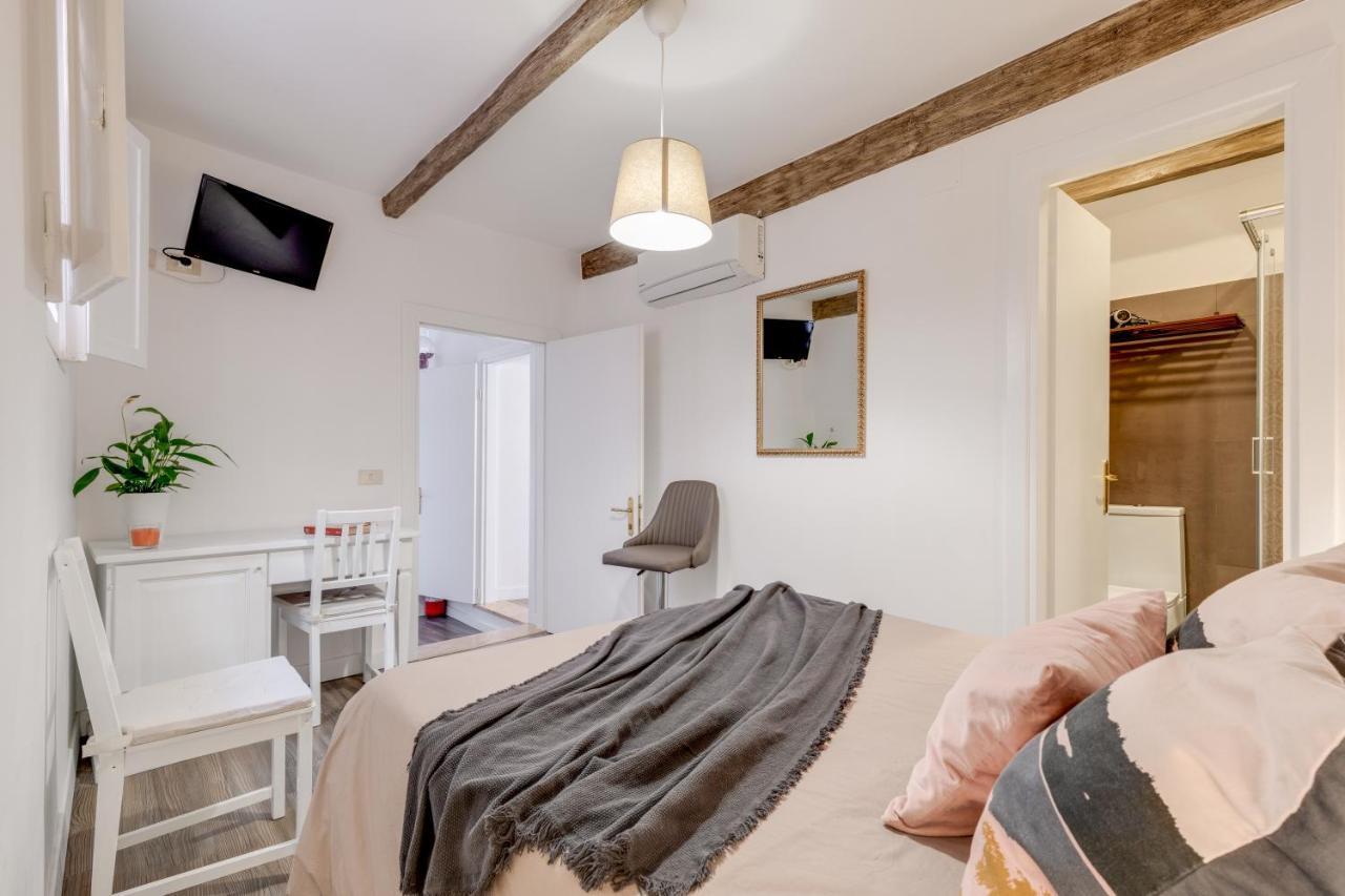 Domus De Fiori Apartment Рим Екстериор снимка