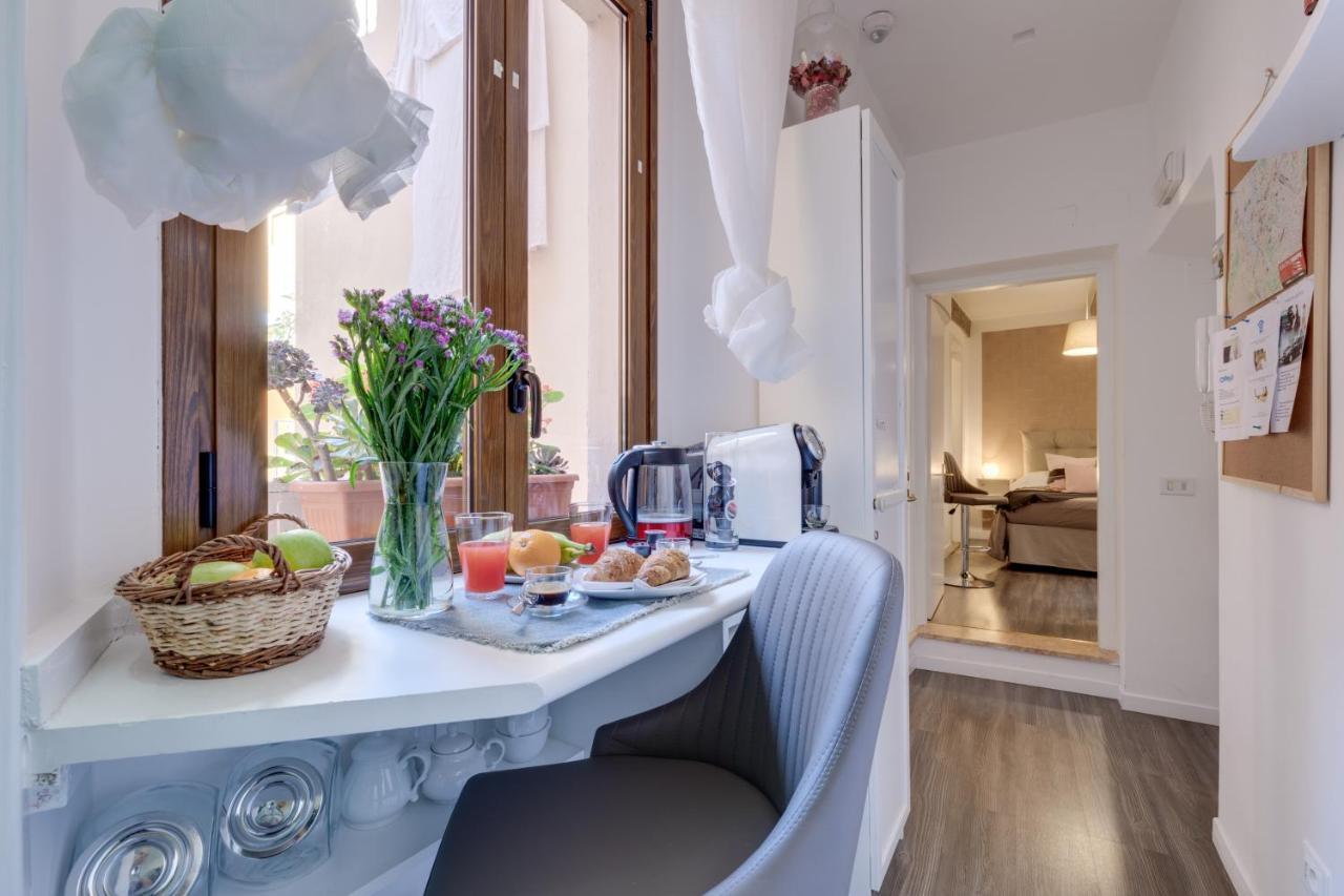 Domus De Fiori Apartment Рим Екстериор снимка